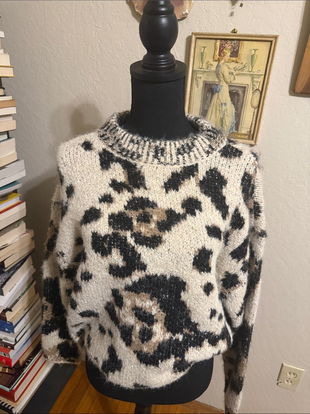 Topshop Cropped Cozy Cream and Black Leopard Print Crewneck Sweater 0-2 Read****